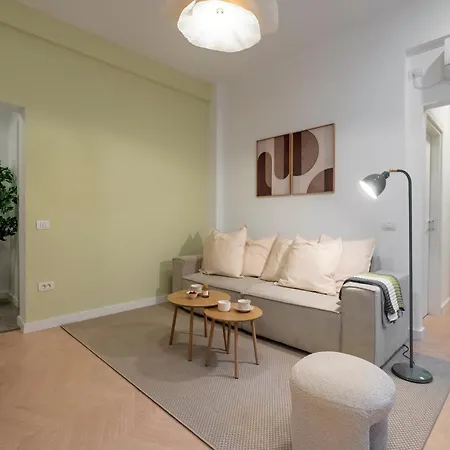Sunny & Peaceful 3br With Balcony Near National Theater & Cismigiu Park Bukareszt