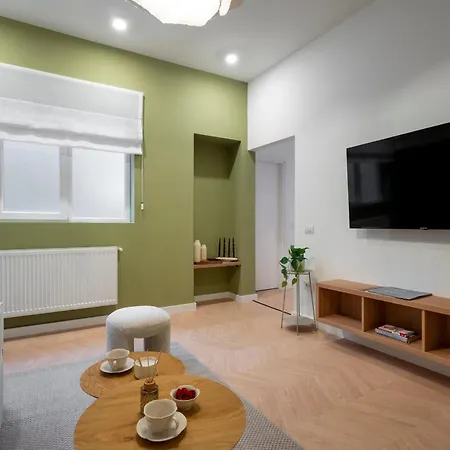 Sunny & Peaceful 3br With Balcony Near National Theater & Cismigiu Park Bukareszt