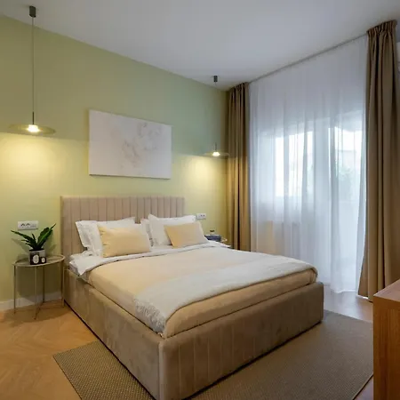 Sunny & Peaceful 3br With Balcony Near National Theater & Cismigiu Park Apartment Bukarest