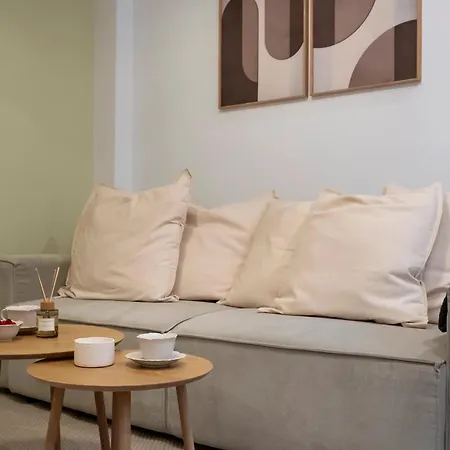 Apartment Sunny & Peaceful 3br With Balcony Near National Theater & Cismigiu Park