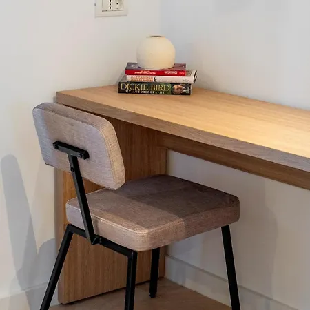 Sunny & Peaceful 3br With Balcony Near National Theater & Cismigiu Park בוקרשט