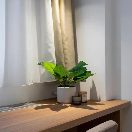 Sunny & Peaceful 3br With Balcony Near National Theater & Cismigiu Park *