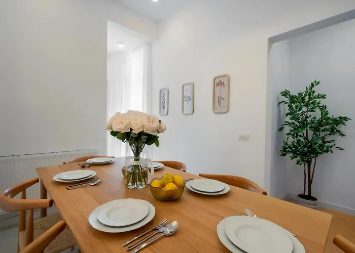 Sunny & Peaceful 3br With Balcony Near National Theater & Cismigiu Park Apartmán