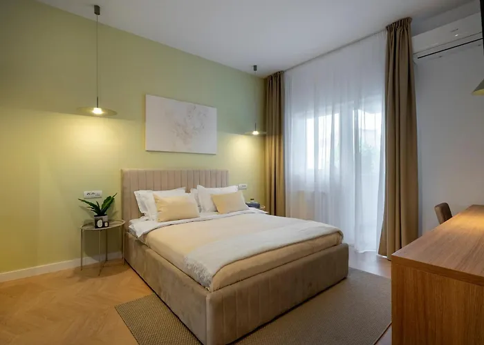 Sunny & Peaceful 3br With Balcony Near National Theater & Cismigiu Park Appartement Bucarest