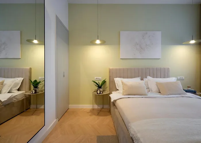 Sunny & Peaceful 3br With Balcony Near National Theater & Cismigiu Park Appartement Bucarest