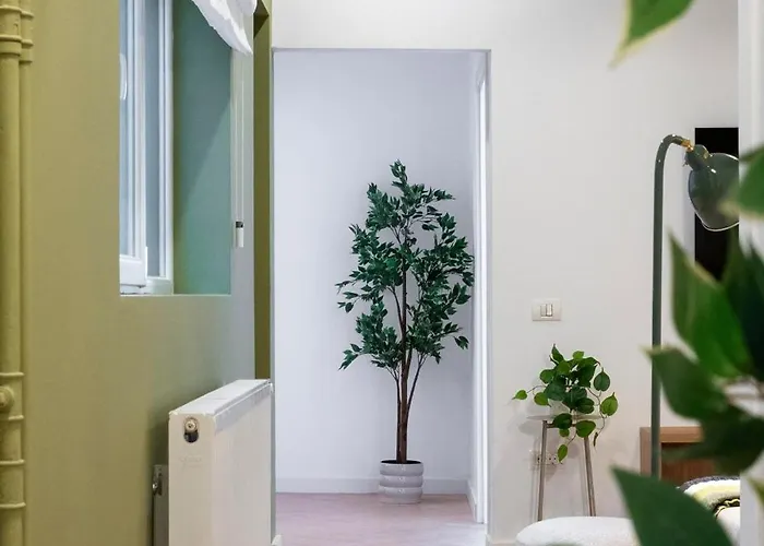 Apartmán Sunny & Peaceful 3br With Balcony Near National Theater & Cismigiu Park Bukurešť