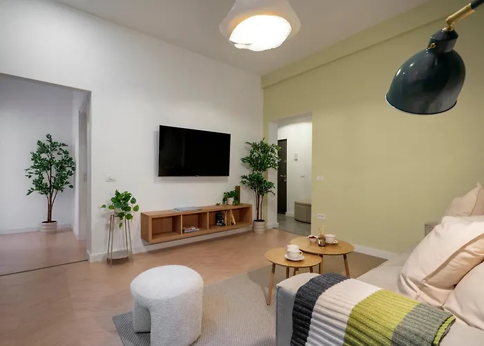 Sunny & Peaceful 3br With Balcony Near National Theater & Cismigiu Park Appartement Bucarest