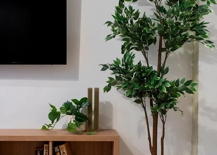 Sunny & Peaceful 3br With Balcony Near National Theater & Cismigiu Park Apartament