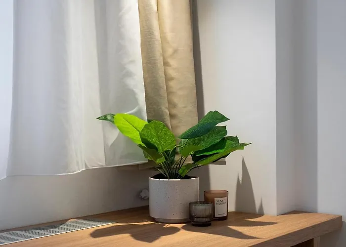 Sunny & Peaceful 3br With Balcony Near National Theater & Cismigiu Park *