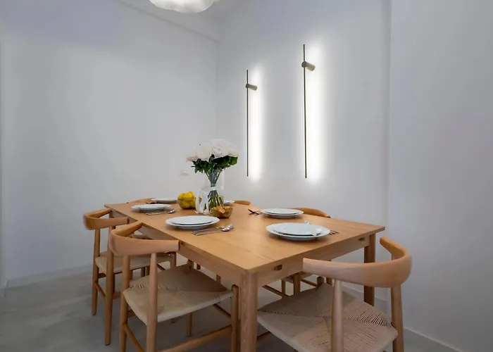 Sunny & Peaceful 3br With Balcony Near National Theater & Cismigiu Park *