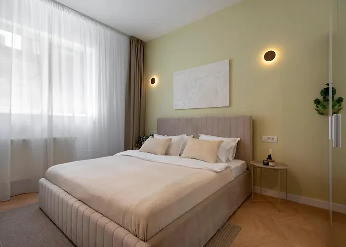 Sunny & Peaceful 3br With Balcony Near National Theater & Cismigiu Park Apartament *