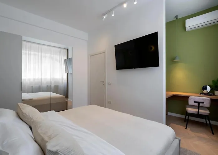 Sunny & Peaceful 3br With Balcony Near National Theater & Cismigiu Park Appartement Bucarest