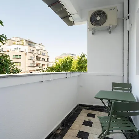 Sunny & Peaceful 3br With Balcony Near National Theater & Cismigiu Park Appartamento *