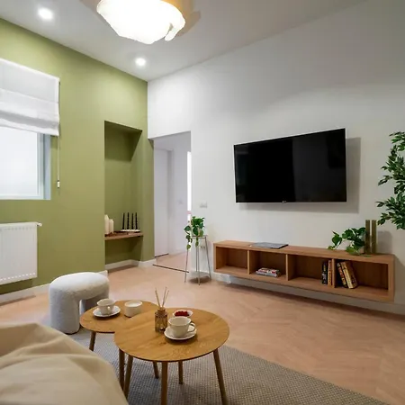 Sunny & Peaceful 3br With Balcony Near National Theater & Cismigiu Park 부쿠레슈티