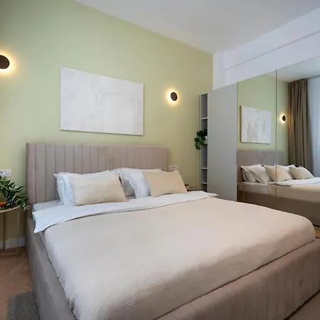 Apartament Sunny & Peaceful 3br With Balcony Near National Theater & Cismigiu Park *
